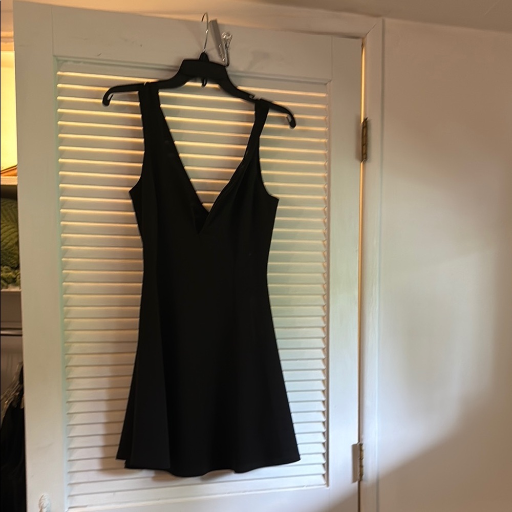 Elegant Black Sleeveless Dress